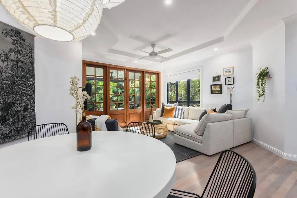 The Point Apartment No.3 - Executive 3 Bedroom Apartment In Town Port Douglas