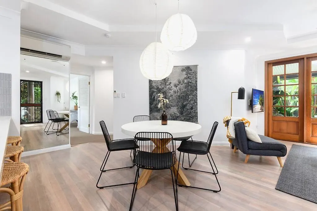 The Point Apartment No.3 - Executive 3 Bedroom Apartment In Town Port Douglas