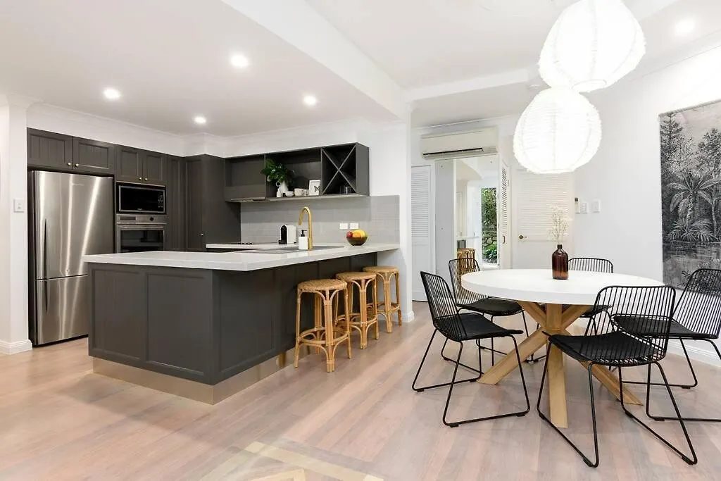The Point Apartment No.3 - Executive 3 Bedroom Apartment In Town Port Douglas 0*,  Australia