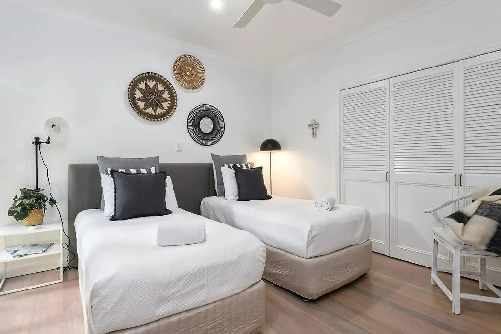 The Point Apartment No.3 - Executive 3 Bedroom Apartment In Town Port Douglas
