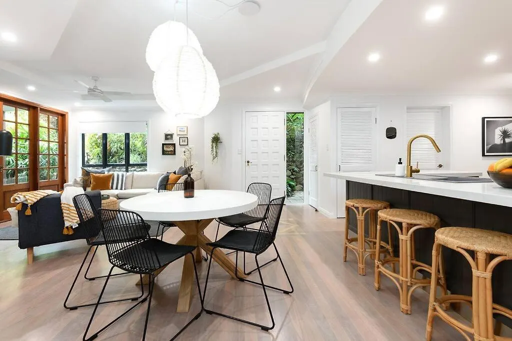 The Point Apartment No.3 - Executive 3 Bedroom Apartment In Town Port Douglas