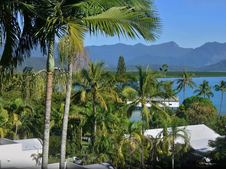 The Point Apartment No.3 - Executive 3 Bedroom Apartment In Town Port Douglas 0*,  Australia